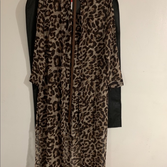 Leopard Sheer Duster - Picture 5 of 7